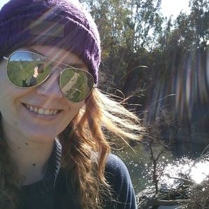 Meet your Posher, Apryl